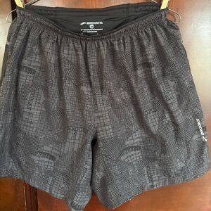 Brooks Medium Black Men's running shorts w/ zipper pocket, drawstring